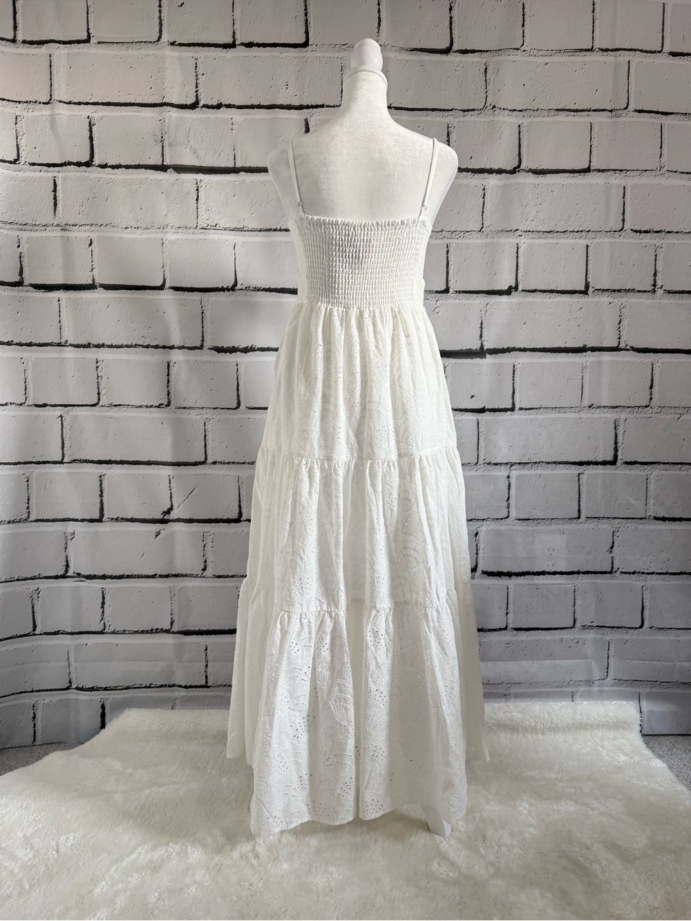 NWT House of Harlow 1960 White Eyelet Cotton Maxi Dress Smocked Back S - Picture 4 of 14